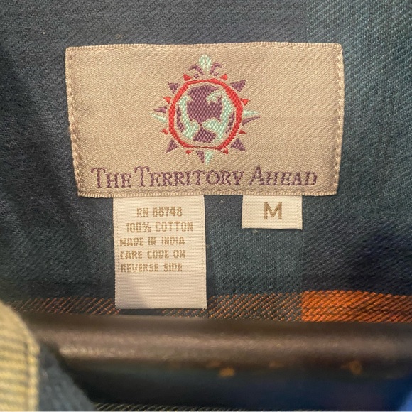 Men’s MEDIUM ‘THE TERRITORY AHEAD’ FLANNEL SHIRT - Picture 3 of 6